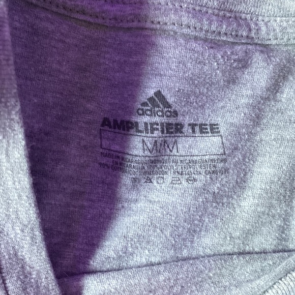 Size medium adidas t-shirt - Picture 3 of 3
